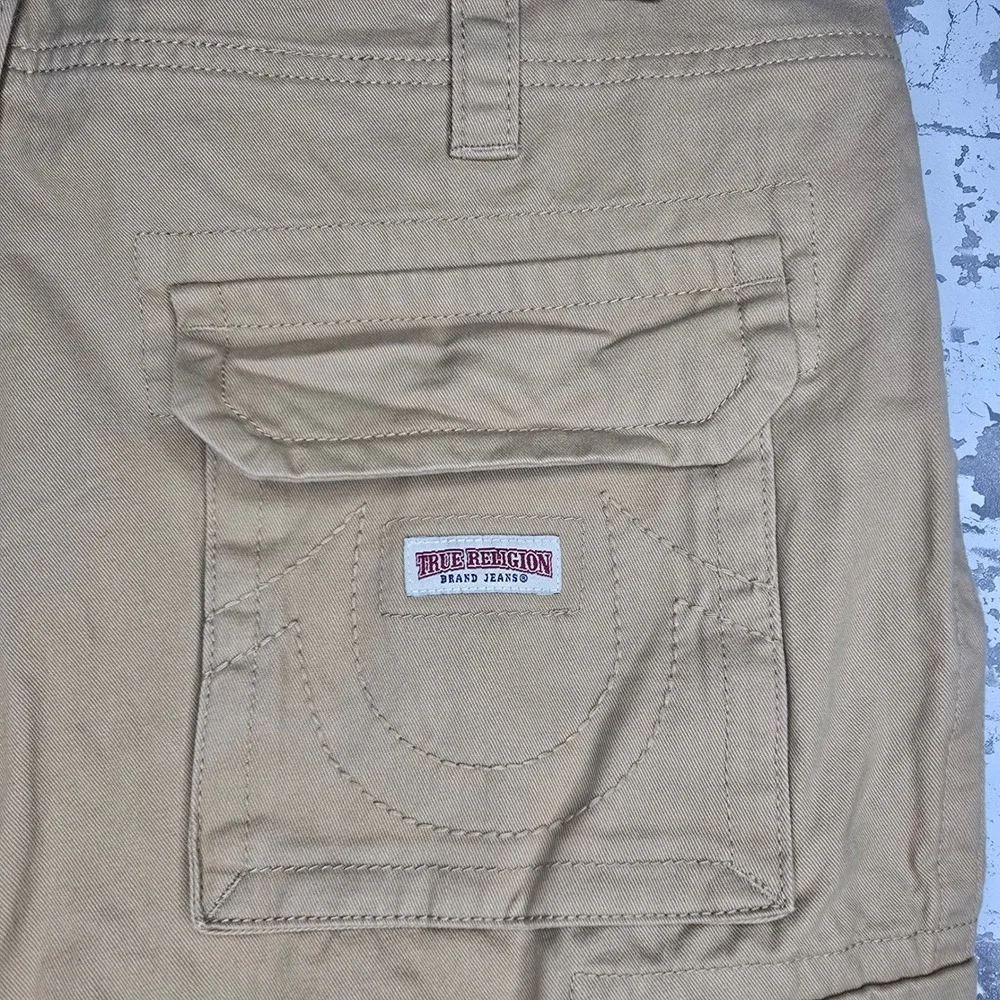 True Religion Mens Tan Khaki Cargo Shorts Horseshoe Stitching Size 36 ( Fits 38)